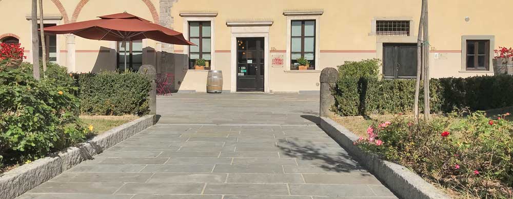 Courtyard-Bergamo-stone-Indian-paving-in-stone-Natural