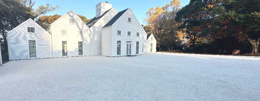 VILLA PRIVATA A NISSEQUOGUE (USA) - ingresso carrabile con gravelfix e granulato bianco zandobbio